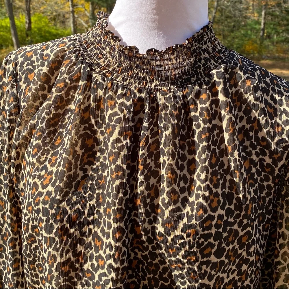 J. CREW TOP BLOUSE LEOPARD ANIMAL PRINT CREAM BROWN LONG SLEEVE SMOCKED NECK M